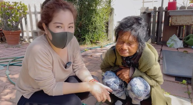 Động thái của vợ nhạc sĩ Lê Quang khi bị chỉ trích là cười cợt ca sĩ Kim Ngân lang thang trên đất Mỹ 3 Động thái của vợ nhạc sĩ Lê Quang khi bị chỉ trích là cười cợt ca sĩ Kim Ngân lang thang trên đất Mỹ 3