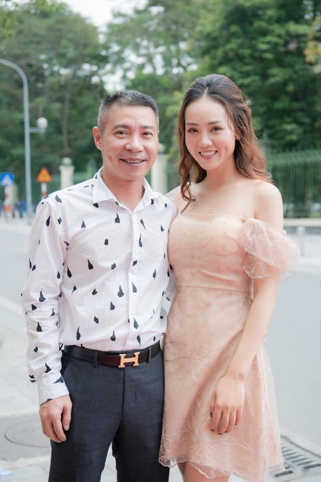 Sau 4 tháng kết hôn, vợ trẻ kém 15 tuổi bất ngờ tuyên bố hủy kết bạn với Công Lý 3 Sau 4 tháng kết hôn, vợ trẻ kém 15 tuổi bất ngờ tuyên bố hủy kết bạn với Công Lý 3