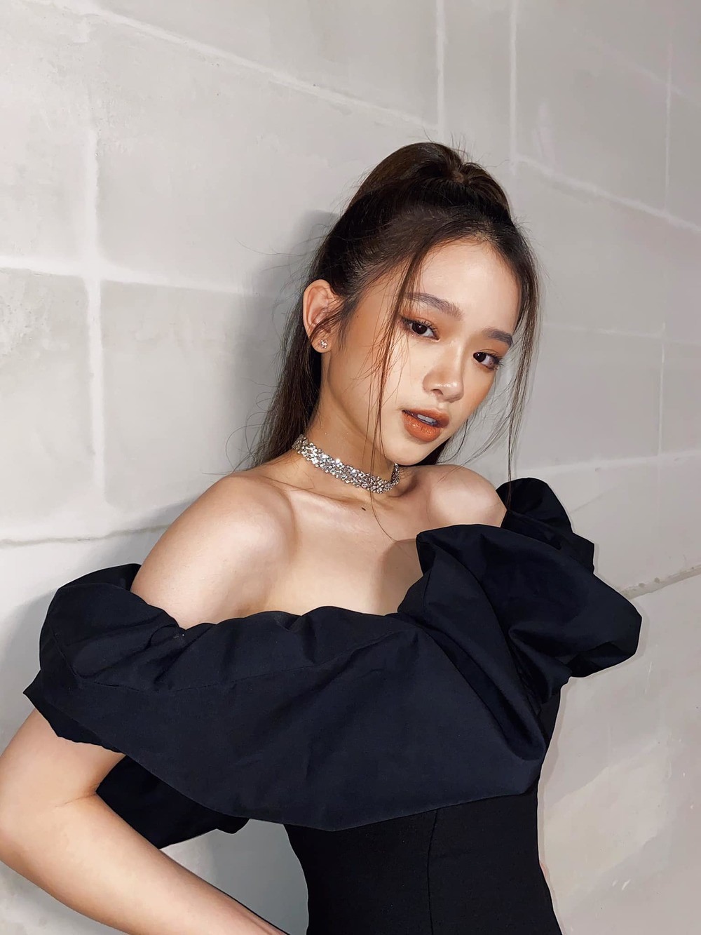 Sau 3 năm Nam tiến, Linh Ka giàu có đến mức có thể tự mua chung cư cao cấp, chi trăm triệu mua đồ hiệu hàng tháng? 1 Sau 3 năm Nam tiến, Linh Ka giàu có đến mức có thể tự mua chung cư cao cấp, chi trăm triệu mua đồ hiệu hàng tháng? 1