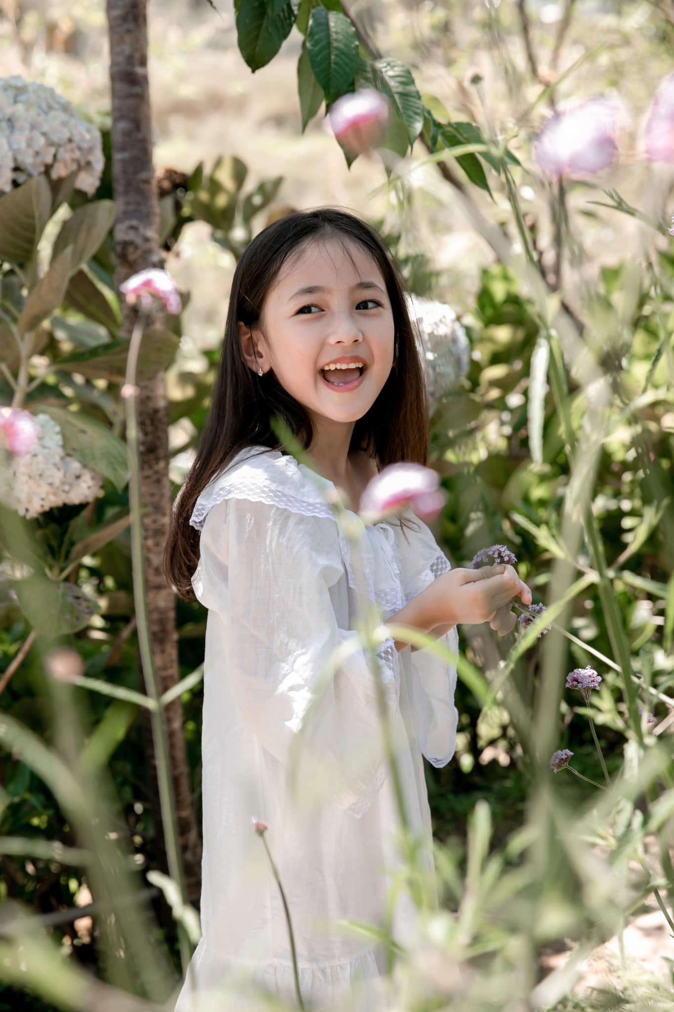 Con gái hoa hậu Hà Kiều Anh sở hữu vẻ đẹp tựa Con gái hoa hậu Hà Kiều Anh sở hữu vẻ đẹp tựa