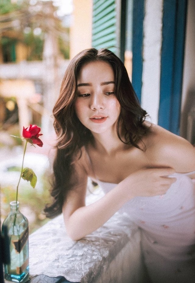 Nhị tiểu thư của 'Hướng dương ngược nắng' Quỳnh Kool khoe visual khó cưỡng, lộ chi tiết hờ hững 4 Nhị tiểu thư của 'Hướng dương ngược nắng' Quỳnh Kool khoe visual khó cưỡng, lộ chi tiết hờ hững 4
