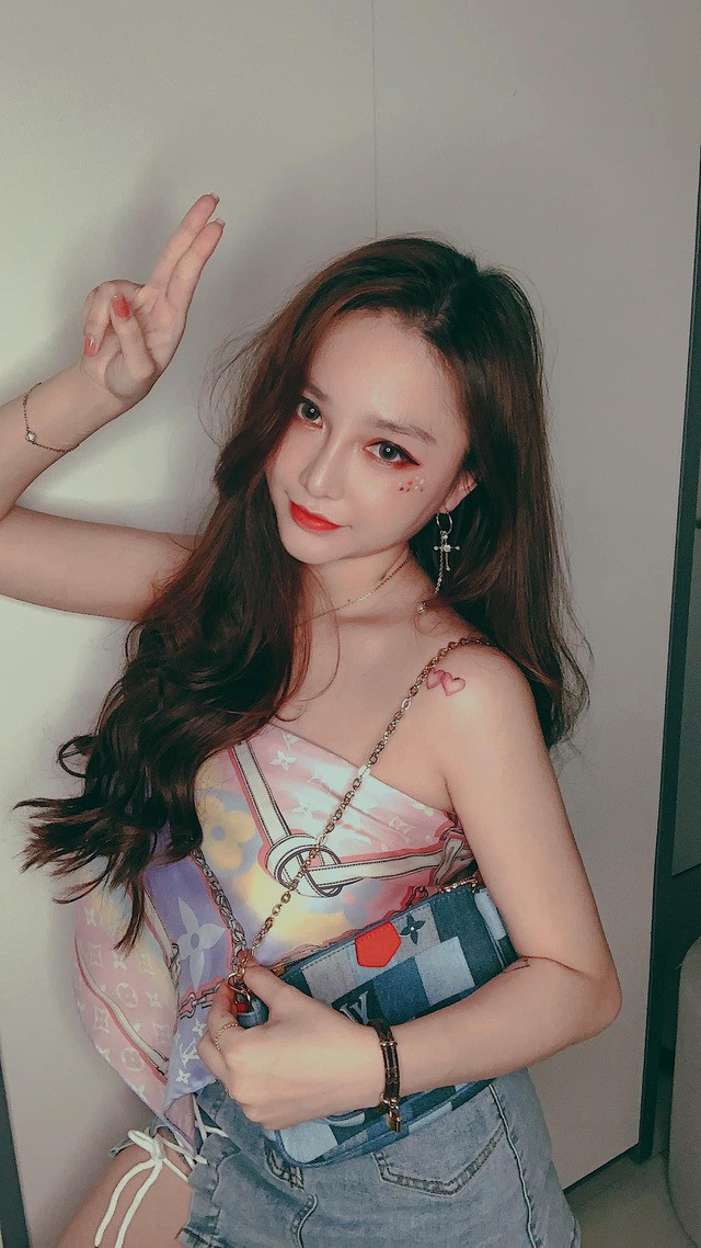 3 nữ streamer đình đám vẫn gây xao xuyến dù gia nhập hội 'mẹ bỉm', theo chồng bỏ cuộc chơi 4 3 nữ streamer đình đám vẫn gây xao xuyến dù gia nhập hội 'mẹ bỉm', theo chồng bỏ cuộc chơi 4