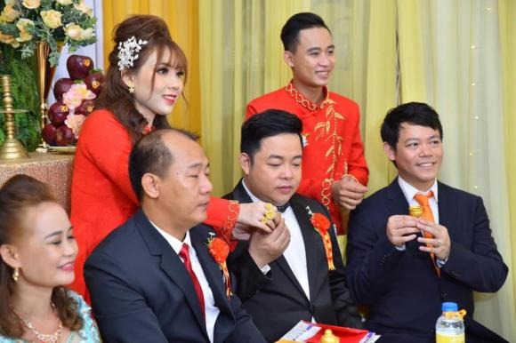 Xôn xao tin Quang Lê bí mật kết hôn lần 2, nhan sắc cô dâu không hề thua kém tình cũ Thanh Bi? 2 Xôn xao tin Quang Lê bí mật kết hôn lần 2, nhan sắc cô dâu không hề thua kém tình cũ Thanh Bi? 2