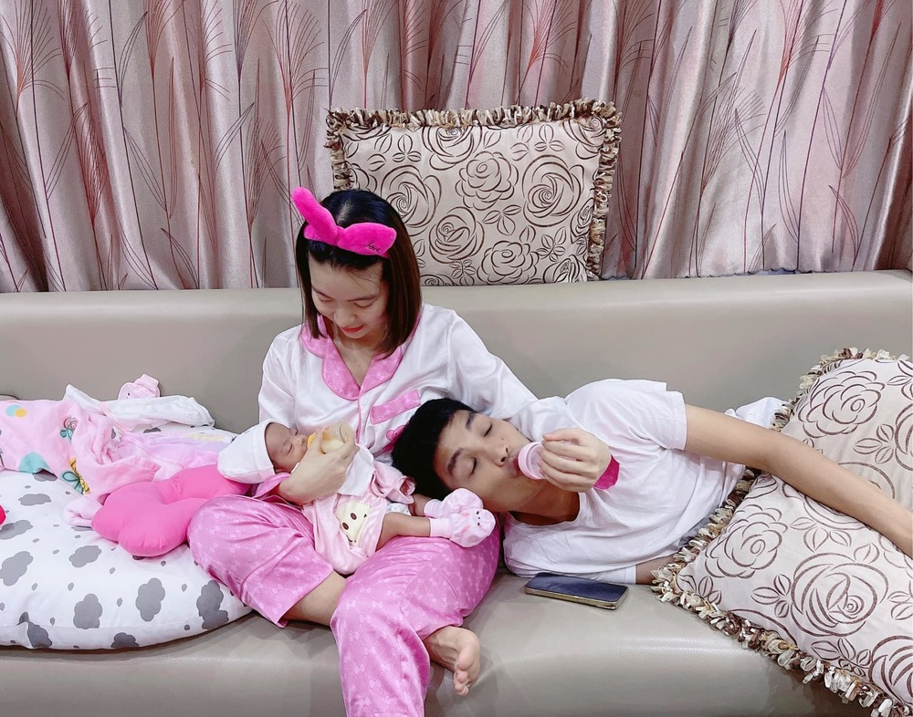 Mạc Văn Khoa tiết lộ sự thật về tổ ấm kể từ sau khi đăng ký kết hôn với bà xã Thảo Vy 2 Mạc Văn Khoa tiết lộ sự thật về tổ ấm kể từ sau khi đăng ký kết hôn với bà xã Thảo Vy 2