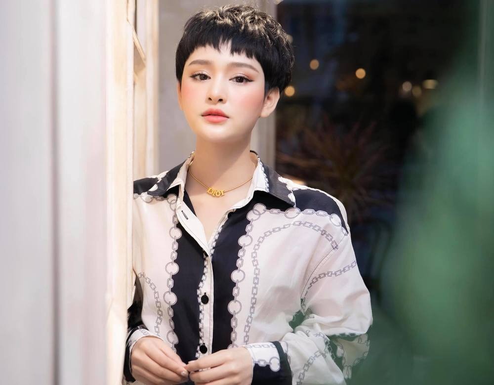 Thiều Bảo Trâm 'ủ mưu', lập hội chị em để trực tiếp 'phủ đầu' Sơn Tùng M-TP? 5 Thiều Bảo Trâm 'ủ mưu', lập hội chị em để trực tiếp 'phủ đầu' Sơn Tùng M-TP? 5