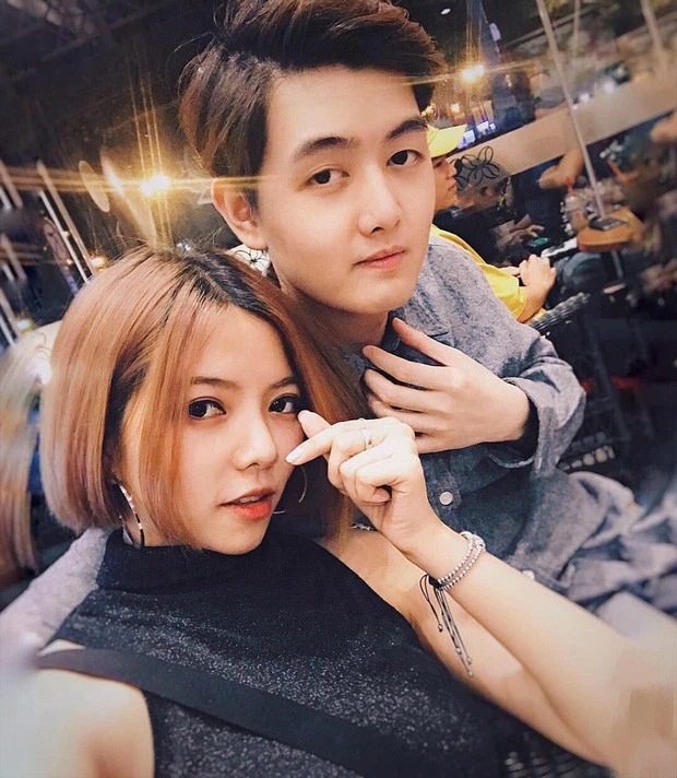 Nữ streamer từng có người yêu cũ qua đêm với Misthy đăng ảnh trong xế sang Porsche, khẳng định mình không ế! 3 Nữ streamer từng có người yêu cũ qua đêm với Misthy đăng ảnh trong xế sang Porsche, khẳng định mình không ế! 3