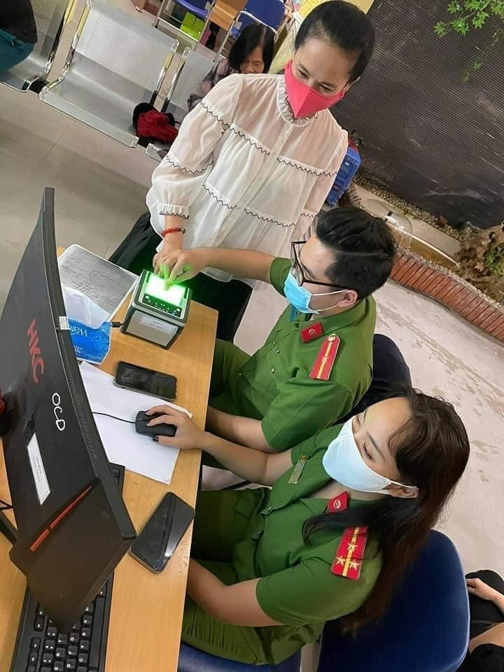 Mẹ chồng 'gắt' nhất màn ảnh Việt đi làm CCCD được dân tình tấm tắc ngợi khen vì quá trẻ và thân thiện 1 Mẹ chồng 'gắt' nhất màn ảnh Việt đi làm CCCD được dân tình tấm tắc ngợi khen vì quá trẻ và thân thiện 1