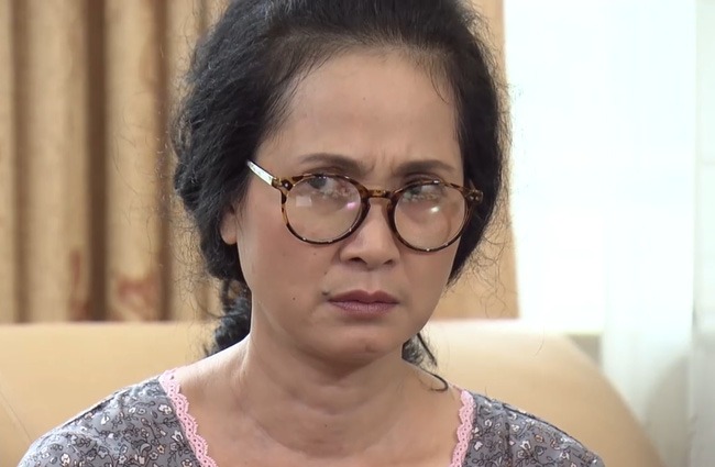 Mẹ chồng 'gắt' nhất màn ảnh Việt đi làm CCCD được dân tình tấm tắc ngợi khen vì quá trẻ và thân thiện 4 Mẹ chồng 'gắt' nhất màn ảnh Việt đi làm CCCD được dân tình tấm tắc ngợi khen vì quá trẻ và thân thiện 4