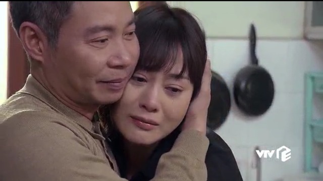 Kết hợp cùng 'ông Vụ' Công Lý, Phương Oanh có màn trở lại đẫm lệ trong 'Hương vị tình thân' 4 Kết hợp cùng 'ông Vụ' Công Lý, Phương Oanh có màn trở lại đẫm lệ trong 'Hương vị tình thân' 4