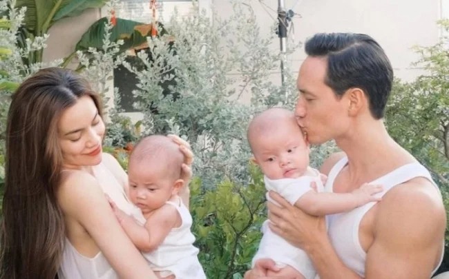 Hồ Ngọc Hà và Kim Lý chuyên tâm thực hiện trọng trách cao cả không kể ngày đêm 1 Hồ Ngọc Hà và Kim Lý chuyên tâm thực hiện trọng trách cao cả không kể ngày đêm 1