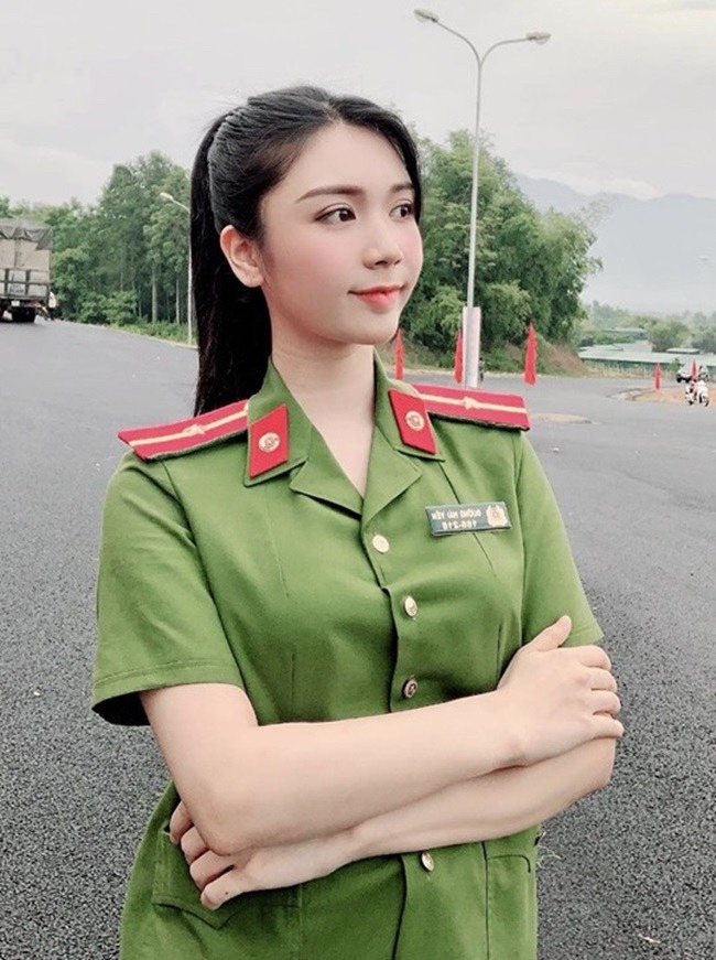 Từ bỏ mác 'tiểu tam', Thanh Bi đổi nghề làm công an, quyết 1 đời liêm chính 3 Từ bỏ mác 'tiểu tam', Thanh Bi đổi nghề làm công an, quyết 1 đời liêm chính 3
