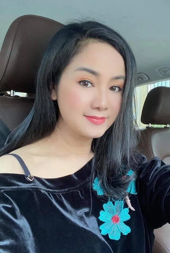 'Mẹ' của Hồng Diễm U50 vẫn đẹp bất chấp dù chung khung hình với cả dàn mỹ nhân Nhã Phương, Thụy Vân 6 'Mẹ' của Hồng Diễm U50 vẫn đẹp bất chấp dù chung khung hình với cả dàn mỹ nhân Nhã Phương, Thụy Vân 6