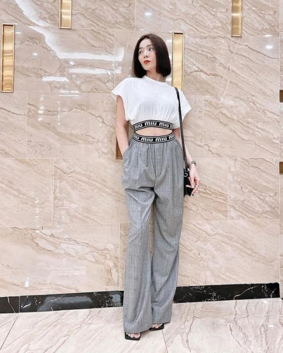 Đăng ảnh sống ảo, Lệ Quyên vô tình để lộ tư thế lạ của tình trẻ Lâm Bảo Châu 1 Đăng ảnh sống ảo, Lệ Quyên vô tình để lộ tư thế lạ của tình trẻ Lâm Bảo Châu 1
