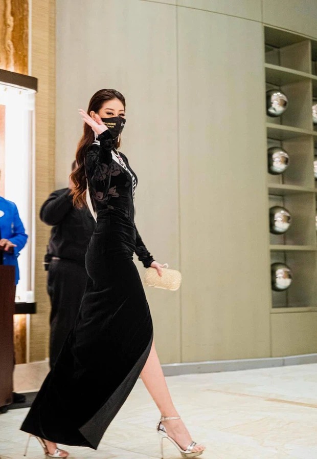 Khánh Vân lộ khuyết điểm gương mặt với phần cằm nọng trong quá trình dự thi Miss Universe 1 Khánh Vân lộ khuyết điểm gương mặt với phần cằm nọng trong quá trình dự thi Miss Universe 1