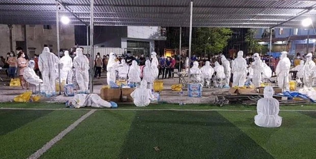 Thêm những hình ảnh quên mình chống dịch của đội ngũ y, bác sĩ chạm đến trái tim bao người 5 Thêm những hình ảnh quên mình chống dịch của đội ngũ y, bác sĩ chạm đến trái tim bao người 5