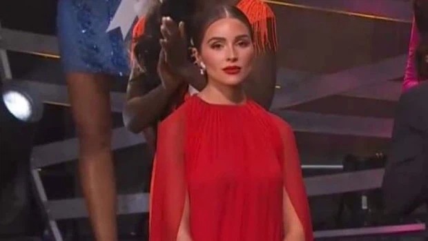 Hoa hậu Hoàn vũ 2012 bất ngờ thành 'thánh meme' thế giới với biểu cảm 'khó ở' sau khi Miss Mexico đăng quang 3