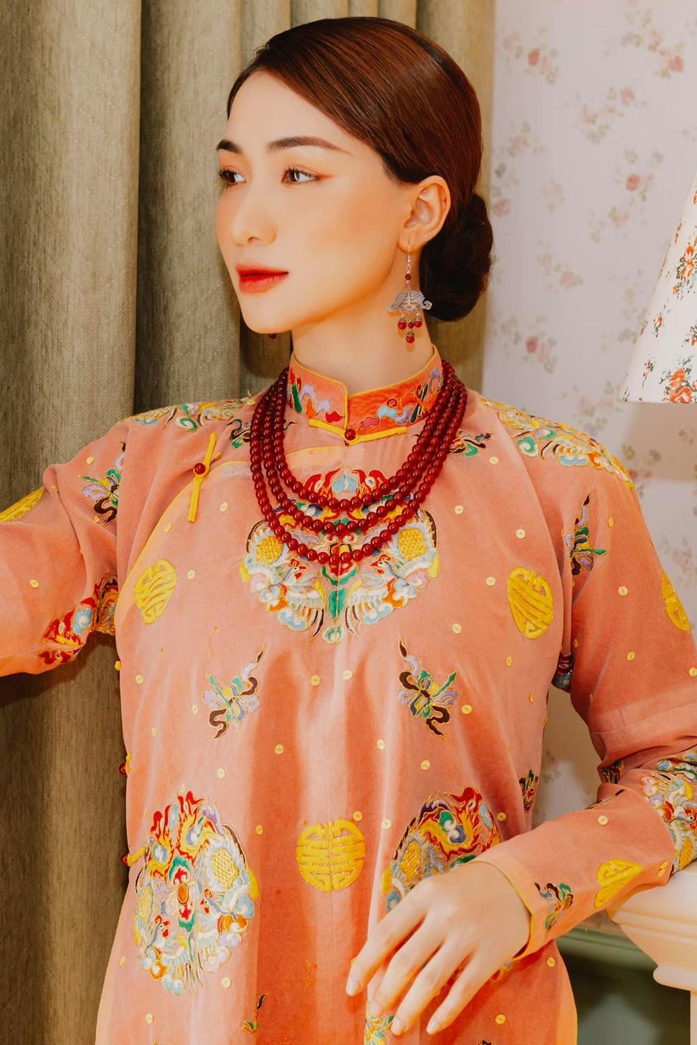 Hòa Minzy 'góp vui' khi tham gia tranh luận 'khán giả nuôi nghệ sĩ' với tâm thư dài như sớ 4 Hòa Minzy 'góp vui' khi tham gia tranh luận 'khán giả nuôi nghệ sĩ' với tâm thư dài như sớ 4