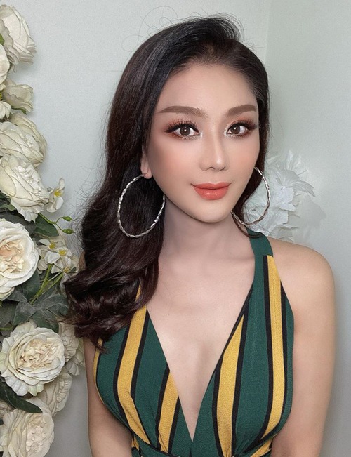 Lâm Khánh Chi nhập cuộc tranh luận với bà Phương Hằng nhưng vừa 'khởi động' đã lộ sự yếu thế 4 Lâm Khánh Chi nhập cuộc tranh luận với bà Phương Hằng nhưng vừa 'khởi động' đã lộ sự yếu thế 4