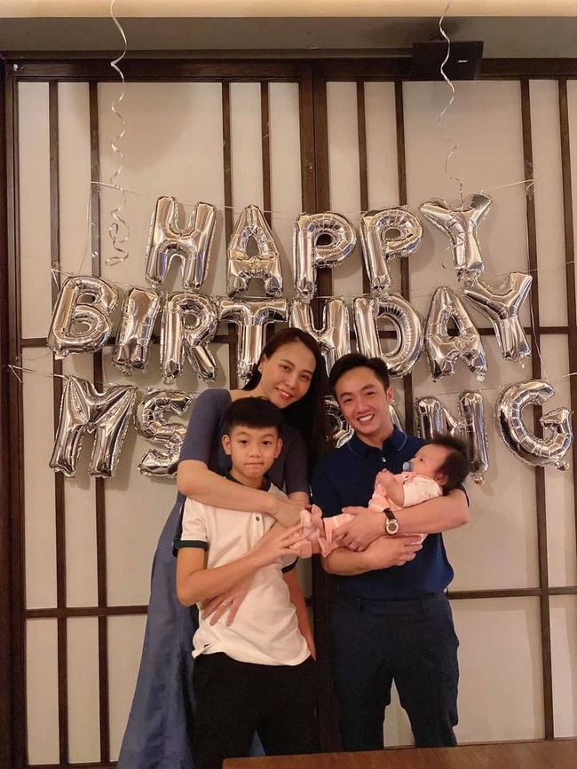 Khoe không gian 'ngập mùi tiền', Cường Đôla vô tình để lộ sự thật về bà xã Đàm Thu Trang 4 Khoe không gian 'ngập mùi tiền', Cường Đôla vô tình để lộ sự thật về bà xã Đàm Thu Trang 4