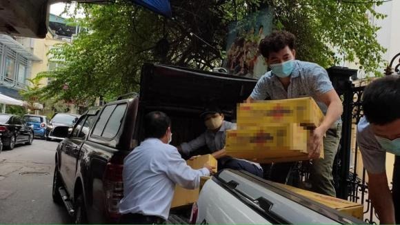 Sao Việt chung tay đẩy lùi Covid-19: Xuân Bắc trực tiếp đi cứu trợ; Hồ Ngọc Hà, Đàm Vĩnh Hưng hỗ trợ đồ thiết yếu 5 Sao Việt chung tay đẩy lùi Covid-19: Xuân Bắc trực tiếp đi cứu trợ; Hồ Ngọc Hà, Đàm Vĩnh Hưng hỗ trợ đồ thiết yếu 5
