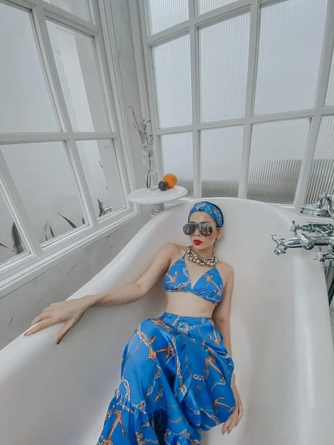 Tin sao Việt hot 23/5: Bà Phương Hằng tuyên chiến với chồng Lâm Vỹ Dạ, Quyền Linh xin lỗi vì PR sản phẩm quá đà 4 Tin sao Việt hot 23/5: Bà Phương Hằng tuyên chiến với chồng Lâm Vỹ Dạ, Quyền Linh xin lỗi vì PR sản phẩm quá đà 4