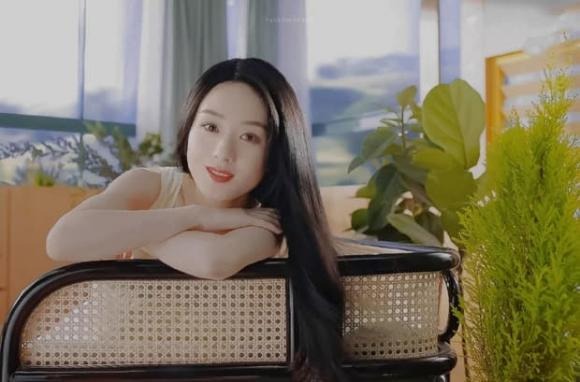 Triệu Lệ Dĩnh xuất hiện như tượng sáp với gương mặt cứng đơ khiến dân tình bật ngửa 5 Triệu Lệ Dĩnh xuất hiện như tượng sáp với gương mặt cứng đơ khiến dân tình bật ngửa 5
