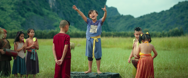 Trạng Tí gây ‘phẫn nộ’ CĐM vì phân cảnh trẻ em đứng chơi trên miệng giếng 2 Trạng Tí gây ‘phẫn nộ’ CĐM vì phân cảnh trẻ em đứng chơi trên miệng giếng 2