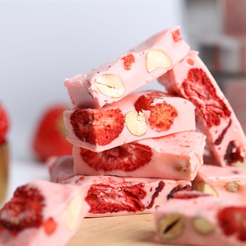 Cách làm kẹo hạnh phúc Nougat hot trend siêu ngon, siêu dễ đón Tết 1 Cách làm kẹo hạnh phúc Nougat hot trend siêu ngon, siêu dễ đón Tết 1
