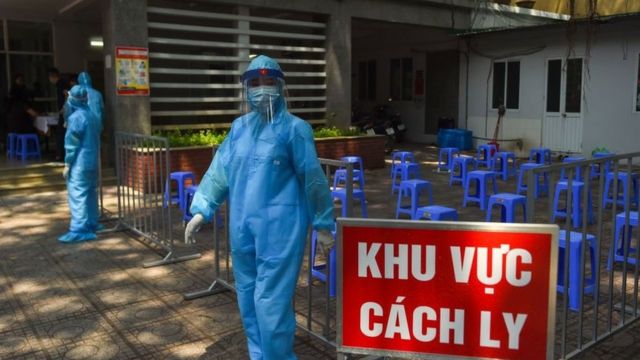 Hà Nội: 57 HS tiểu học cách ly tại trường, mỗi em có 1 phụ huynh đi kèm 2 Hà Nội: 57 HS tiểu học cách ly tại trường, mỗi em có 1 phụ huynh đi kèm 2