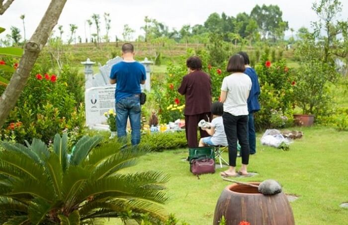 Văn khấn chính xác cho ngày đi Tảo mộ, xin bình an, mời tổ tiên về ăn Tết 1 Văn khấn chính xác cho ngày đi Tảo mộ, xin bình an, mời tổ tiên về ăn Tết 1
