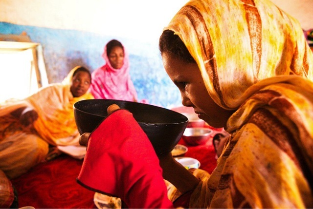 Sự thật phía sau ‘trại hạnh phúc’ của con gái ở Mauritania: ‘Bức thực’ tới 5 bữa/ngày 1 Sự thật phía sau ‘trại hạnh phúc’ của con gái ở Mauritania: ‘Bức thực’ tới 5 bữa/ngày 1