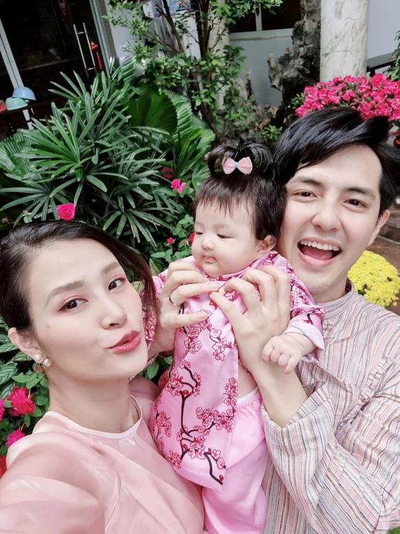 Đông Nhi - Ông Cao Thắng: Nhìn lại 12 năm và cách giữ lửa ngọt ngào không bao giờ tắt 3 Đông Nhi - Ông Cao Thắng: Nhìn lại 12 năm và cách giữ lửa ngọt ngào không bao giờ tắt 3