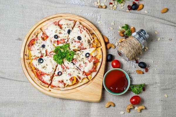 Người Việt ăn pizza với tương cà: Có gì lạ mà đầu bếp Italy – quê hương pizza thắc mắc? 2 Người Việt ăn pizza với tương cà: Có gì lạ mà đầu bếp Italy – quê hương pizza thắc mắc? 2