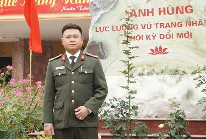 Đại úy công an ‘đầu tư’ chơi game để… bắt tội phạm, còn bị mời về đồn vì khả nghi 1 Đại úy công an ‘đầu tư’ chơi game để… bắt tội phạm, còn bị mời về đồn vì khả nghi 1