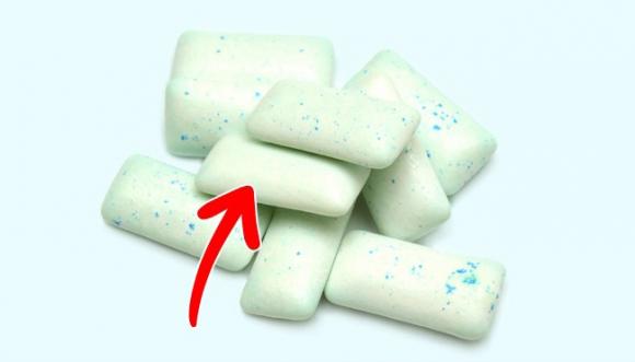 Nuốt kẹo cao su có nguy hiểm không? Có dính ruột như đồn đại? 1 Nuốt kẹo cao su có nguy hiểm không? Có dính ruột như đồn đại? 1