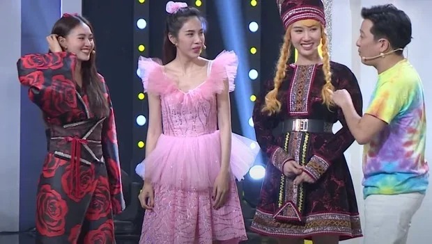 Tin giải trí hot trưa 19/3: MC Kỳ Duyên nghẹn ngào về sự đổ vỡ hôn nhân, Lệ Quyên dắt tay Lâm Bảo Châu ra Bắc cùng làm điều đặc biệt 2 Tin giải trí hot trưa 19/3: MC Kỳ Duyên nghẹn ngào về sự đổ vỡ hôn nhân, Lệ Quyên dắt tay Lâm Bảo Châu ra Bắc cùng làm điều đặc biệt 2