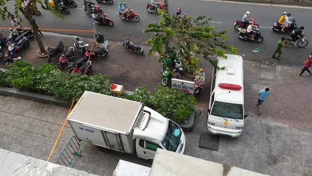 Hình ảnh cuối cùng của 2 cô gái trẻ trước khi rơi lầu ở chung cư Sài Gòn 1 Hình ảnh cuối cùng của 2 cô gái trẻ trước khi rơi lầu ở chung cư Sài Gòn 1