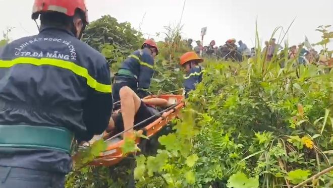 Nam thanh niên được cứu sống thần kỳ khi rơi xuống vực suốt 3 giờ ở đèo Hải Vân 2 Nam thanh niên được cứu sống thần kỳ khi rơi xuống vực suốt 3 giờ ở đèo Hải Vân 2