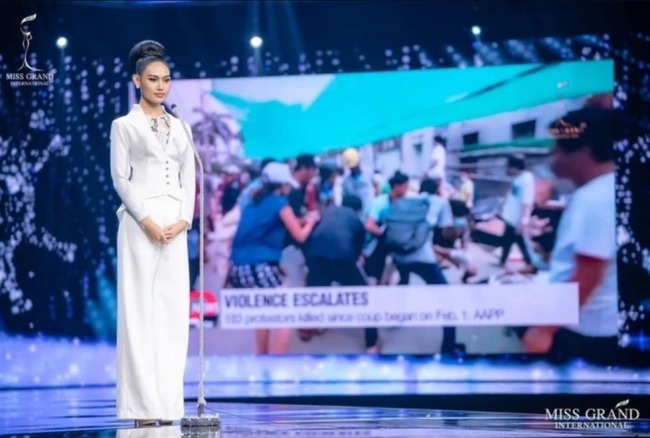 Tin giải trí hot 8/4: Hot girl múp míp Sunna khiến fan mất ngủ nửa đêm, Á hậu Myanmar ‘kệ’ lệnh truy nã ‘đè đầu’ 3 Tin giải trí hot 8/4: Hot girl múp míp Sunna khiến fan mất ngủ nửa đêm, Á hậu Myanmar ‘kệ’ lệnh truy nã ‘đè đầu’ 3