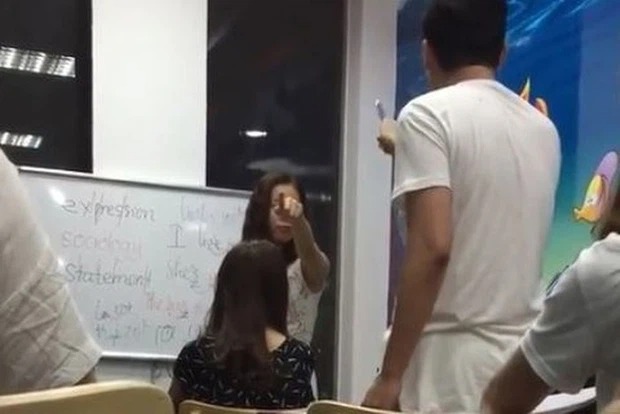 Cô giáo tiếng anh ‘chỉ thẳng mặt’ học viên 3 năm trước giờ ra sao? 1 Cô giáo tiếng anh ‘chỉ thẳng mặt’ học viên 3 năm trước giờ ra sao? 1