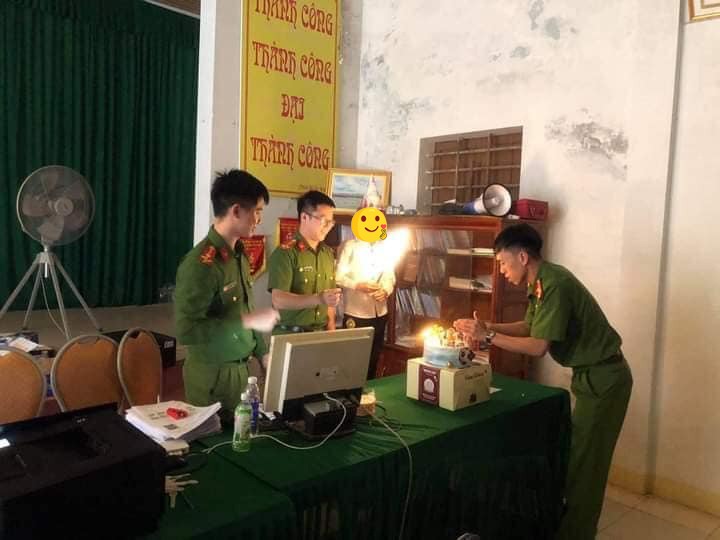 ‘Công dân trẻ tuổi nhất’ Hà Tĩnh được tổ chức sinh nhật ngay khi làm CCCD 1 ‘Công dân trẻ tuổi nhất’ Hà Tĩnh được tổ chức sinh nhật ngay khi làm CCCD 1