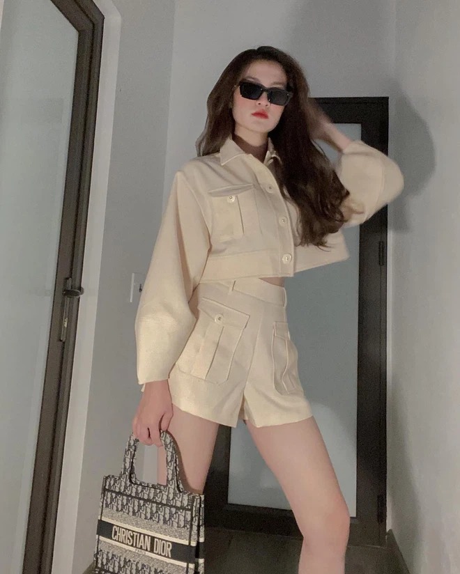 Gái xinh 2k3 có bố mẹ trẻ như ‘anh chị’, đã vậy lại còn tâm lý, gu thời trang ‘chất lừ’ 5 Gái xinh 2k3 có bố mẹ trẻ như ‘anh chị’, đã vậy lại còn tâm lý, gu thời trang ‘chất lừ’ 5
