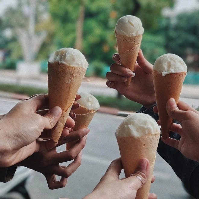Cô nàng bỗng bị người yêu bỏ ‘không thương tiếc’ chỉ vì ăn 1 lúc hết… 4 cái kem 1 Cô nàng bỗng bị người yêu bỏ ‘không thương tiếc’ chỉ vì ăn 1 lúc hết… 4 cái kem 1