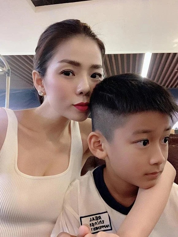 Showbiz hot 22/4: Trường Giang lẻ loi tổ chức sinh nhật cùng hội bạn, Ngọc Trinh biến hình 'phép thuật Winx Enchantix' 1 Showbiz hot 22/4: Trường Giang lẻ loi tổ chức sinh nhật cùng hội bạn, Ngọc Trinh biến hình 'phép thuật Winx Enchantix' 1
