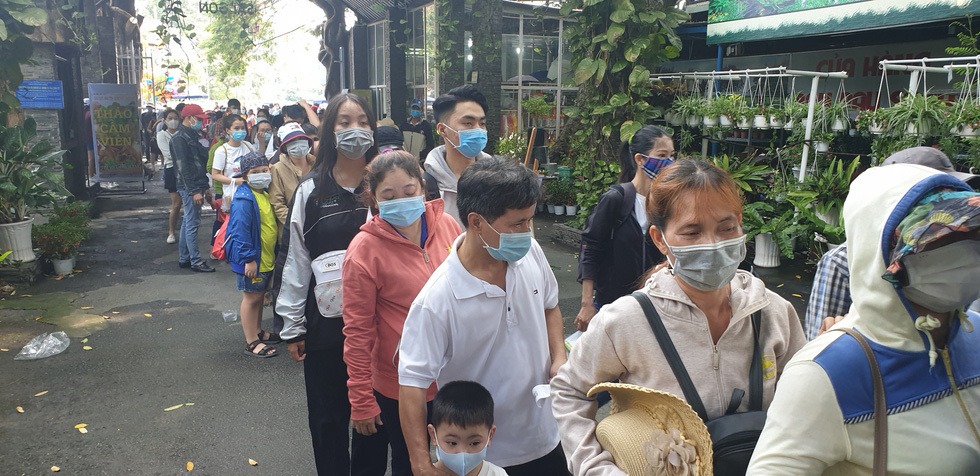 30/4 – 1/5: Công viên đông nghẹt người từ sáng sớm 2 30/4 – 1/5: Công viên đông nghẹt người từ sáng sớm 2