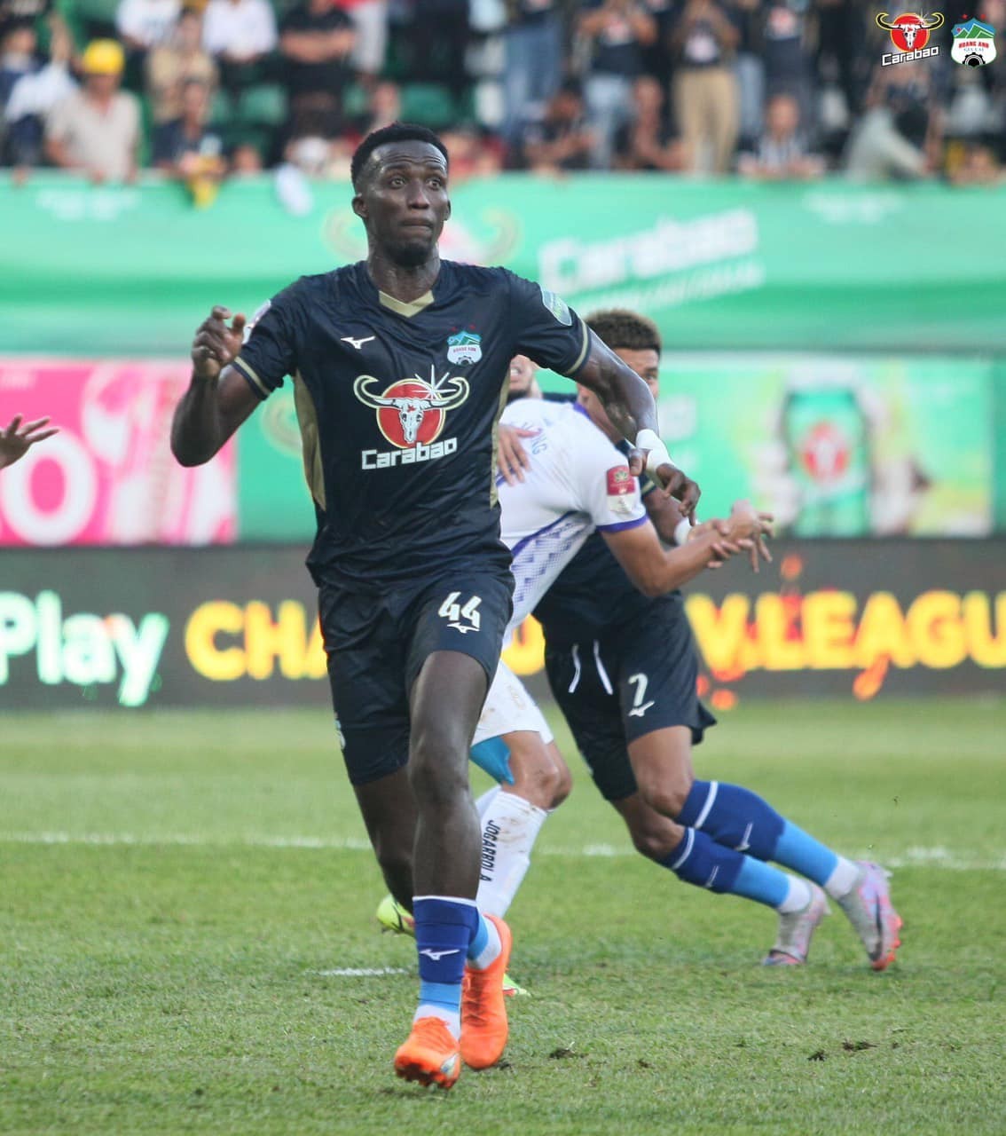 Trung vệ Diakite Trung vệ Diakite