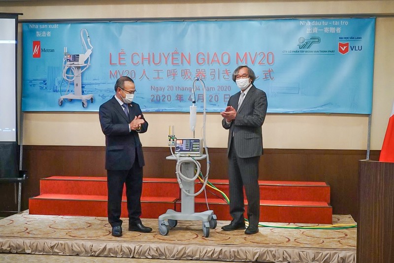 Việt Nam được trao tặng 2000 máy thở để phòng chống dịch Covid-19 1