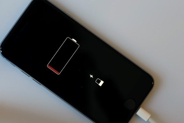 Xóa Instagram, Facebook giúp bạn tiết kiệm tới 1/4 thời lượng pin trên iPhone. Ảnh minh họa: Internet Xóa Instagram, Facebook giúp bạn tiết kiệm tới 1/4 thời lượng pin trên iPhone. Ảnh minh họa: Internet