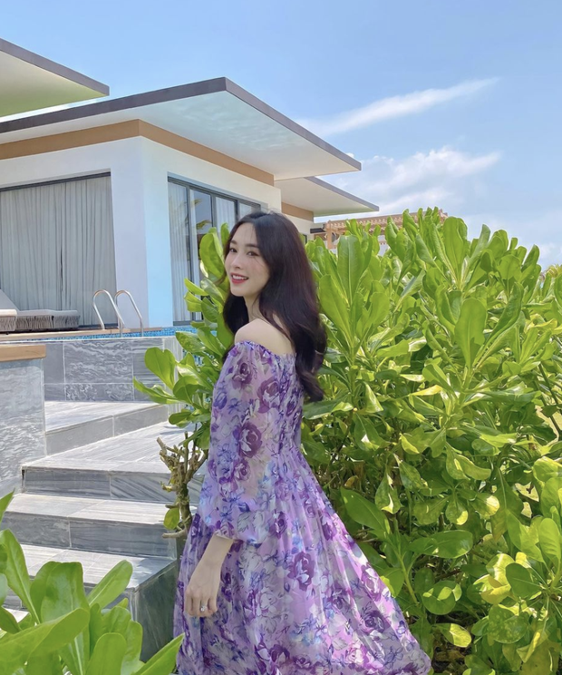 Hoa hậu Đặng Thu Thảo nổ 'visual' với bức ảnh khoe vai trần gợi cảm 2 Hoa hậu Đặng Thu Thảo nổ 'visual' với bức ảnh khoe vai trần gợi cảm 2