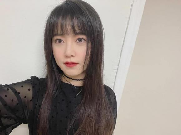 'Nàng Cỏ' Goo Hye Sun bị nghi quên lau miệng sau ăn khi tham gia buổi họp báo? - Ảnh 2 'Nàng Cỏ' Goo Hye Sun bị nghi quên lau miệng sau ăn khi tham gia buổi họp báo? - Ảnh 2